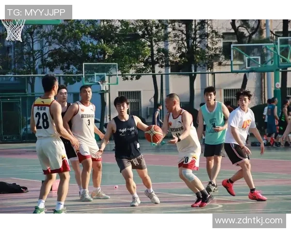 武汉篮球队的默契配合揭秘:从战术到团队精神的深度解析 武汉篮球队的默契配合揭秘:从战术到团队精神的深度解析