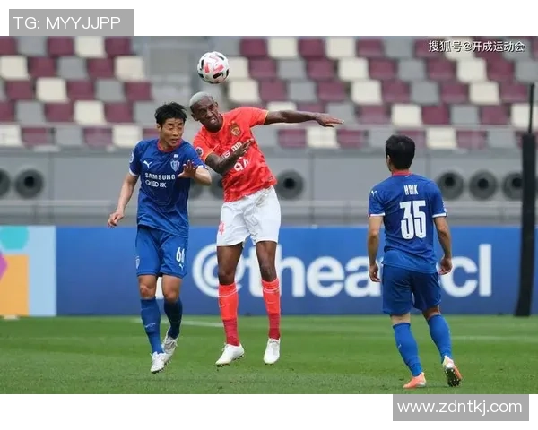 重庆飞盘队配合引发热议球迷对战术选择产生分歧